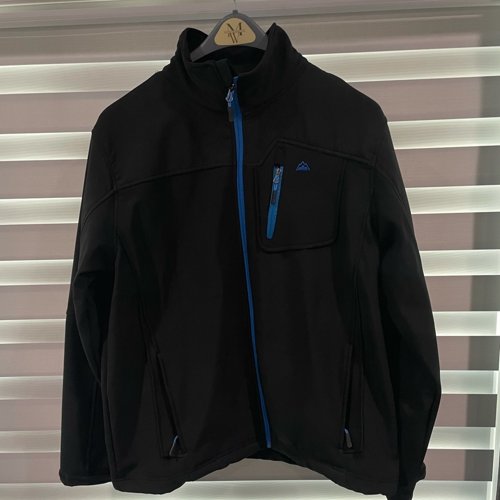 Snozu Performance Men’s jacket.